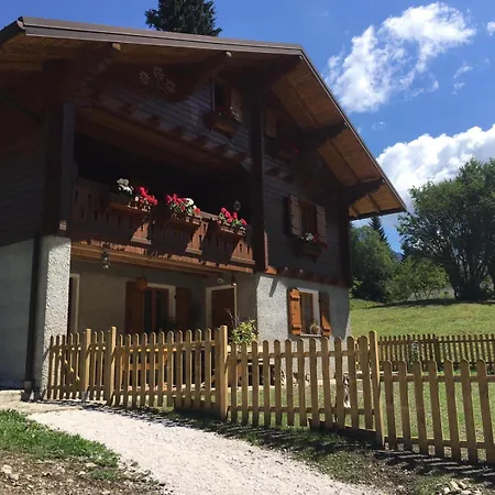 Casa Peraria Палуцца