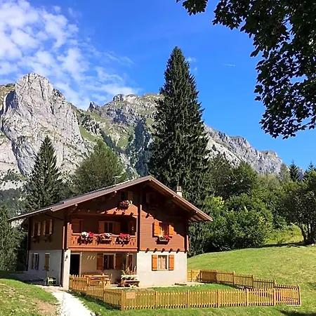 Casa Peraria Bed and breakfast Paluzza